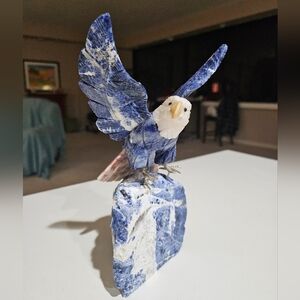 Eagles symbolize independence, freedom, pursuit of liberty, strength